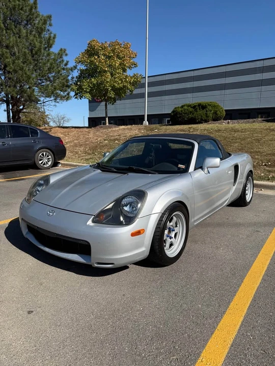 2001 Toyota MR2 Spyder/MR-S - Image 3 of 5