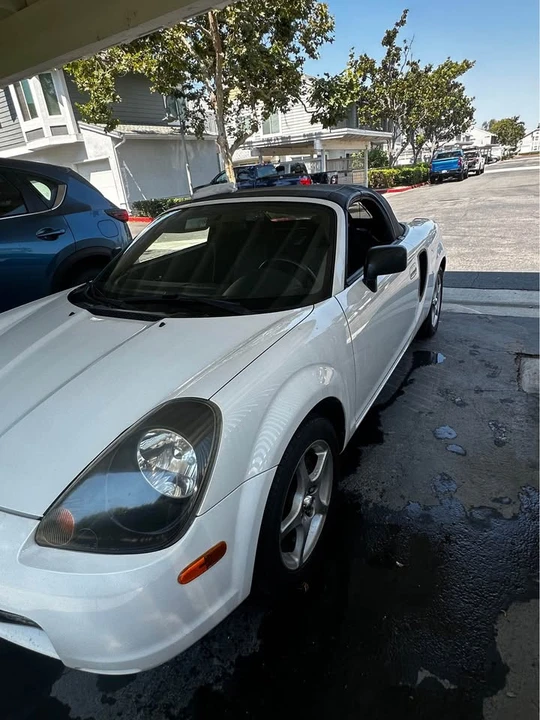 2001 Toyota MR2 Spyder/MR-S - Image 10 of 16