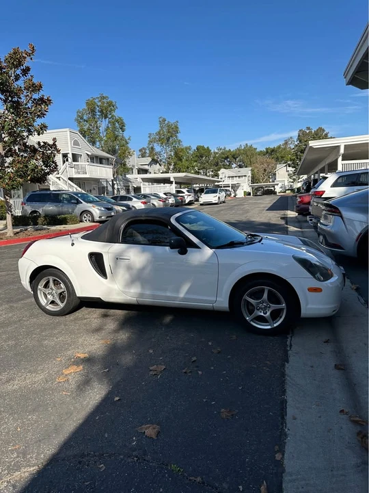 2001 Toyota MR2 Spyder/MR-S - Image 2 of 16