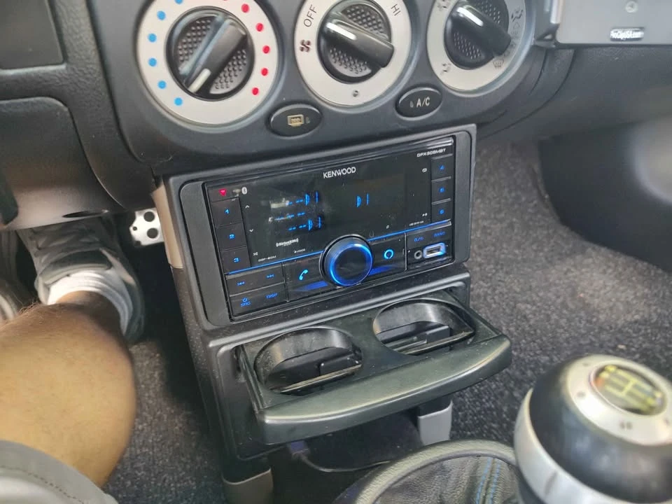 2001 Toyota MR2 Spyder/MR-S - Image 6 of 9