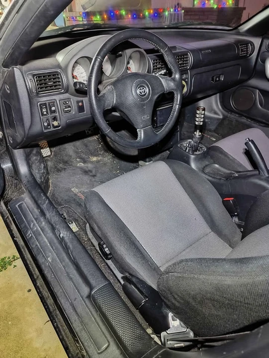 2001 Toyota MR2 Spyder/MR-S - Image 10 of 17