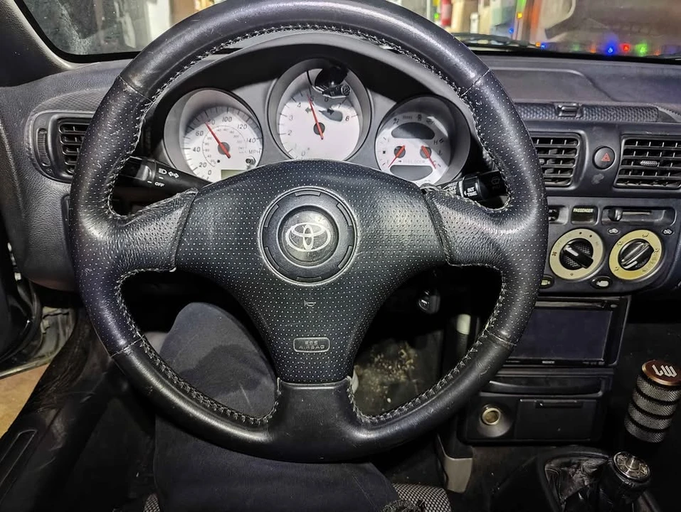 2001 Toyota MR2 Spyder/MR-S - Image 15 of 17