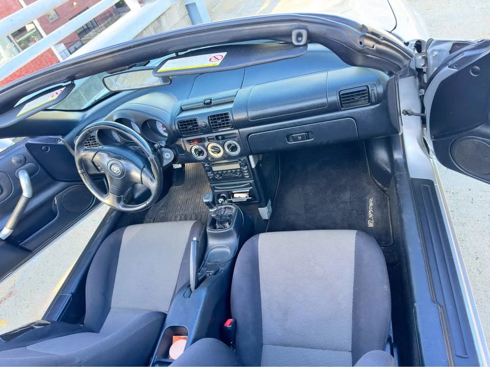 2001 Toyota MR2 Spyder/MR-S - Image 5 of 8