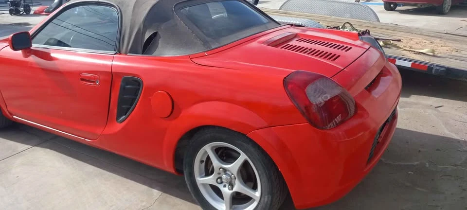 2001 Toyota MR2 Spyder/MR-S - Image 2 of 3