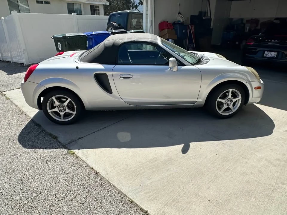 2001 Toyota MR2 Spyder/MR-S - Image 9 of 19