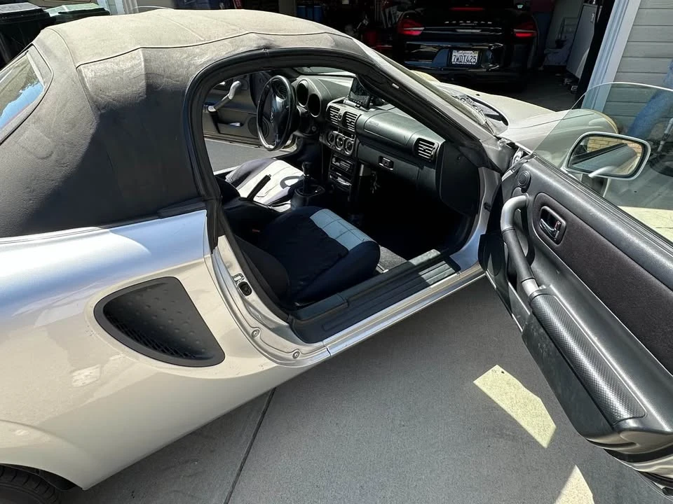 2001 Toyota MR2 Spyder/MR-S - Image 12 of 19