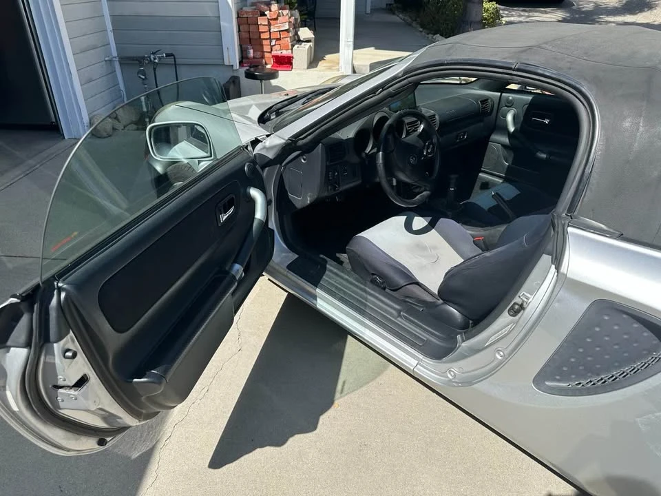 2001 Toyota MR2 Spyder/MR-S - Image 11 of 19