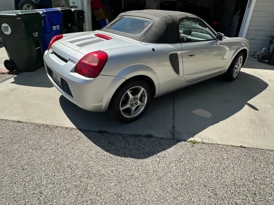 2001 Toyota MR2 Spyder/MR-S - Image 8 of 19
