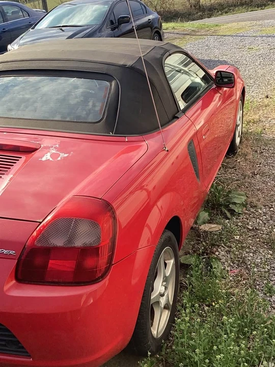 2001 Toyota MR2 Spyder/MR-S - Image 3 of 7