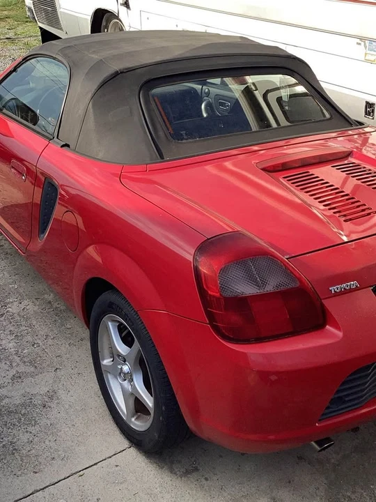 2001 Toyota MR2 Spyder/MR-S - Image 2 of 7