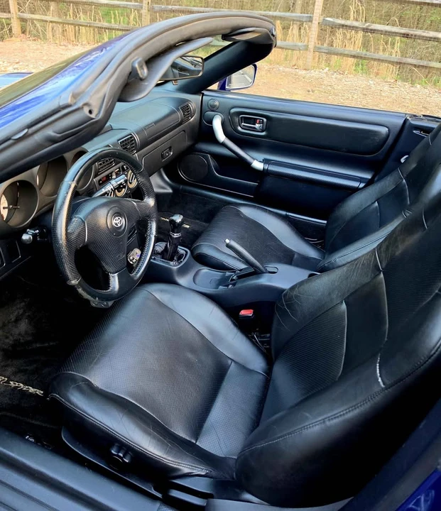 2001 Toyota MR2 Spyder/MR-S - Image 13 of 20
