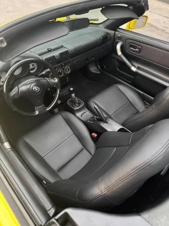 2001 Toyota MR2 Spyder/MR-S - Image 16 of 18