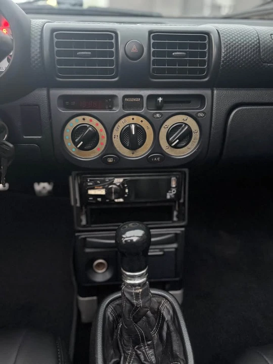 2001 Toyota MR2 Spyder/MR-S - Image 17 of 18