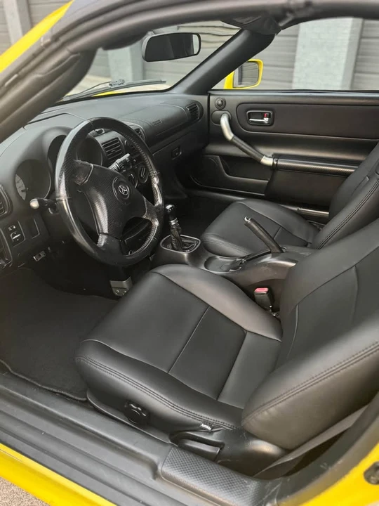 2001 Toyota MR2 Spyder/MR-S - Image 13 of 18