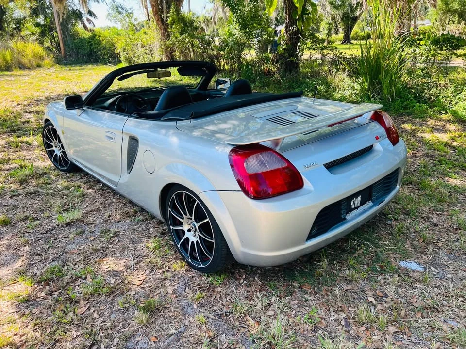 2001 Toyota MR2 Spyder/MR-S - Image 2 of 14