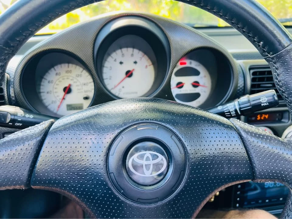 2001 Toyota MR2 Spyder/MR-S - Image 10 of 14