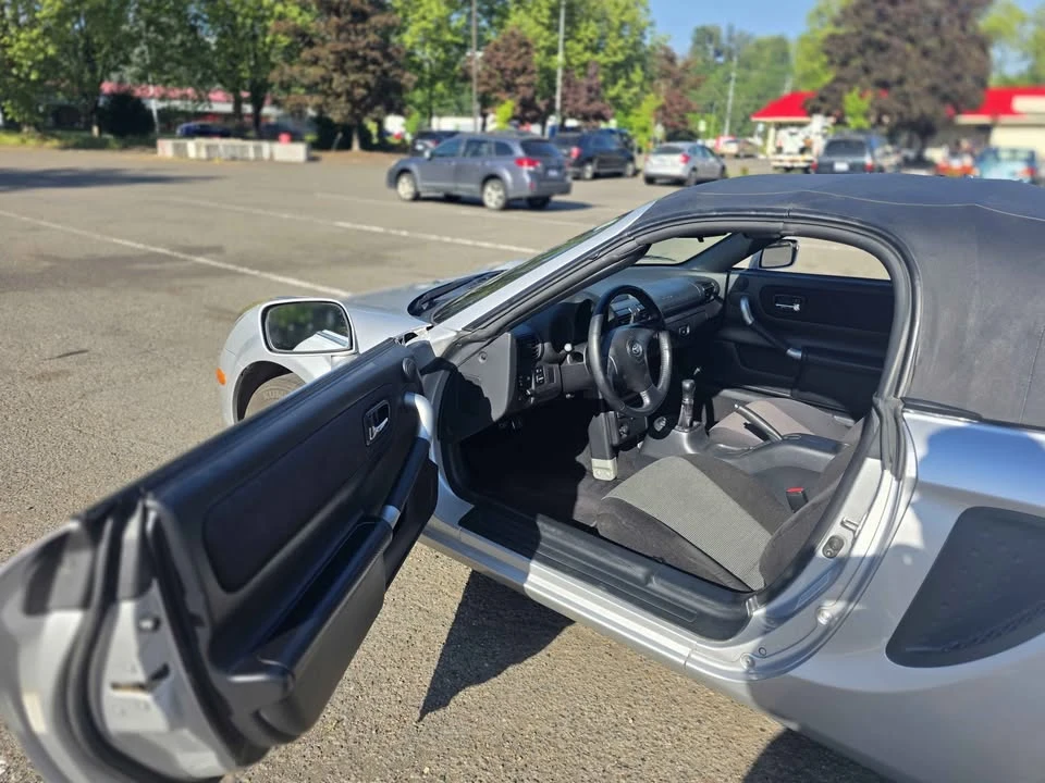 2001 Toyota MR2 Spyder/MR-S - Image 8 of 13