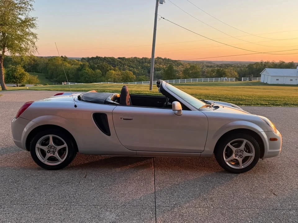 2001 Toyota MR2 Spyder/MR-S - Image 19 of 20
