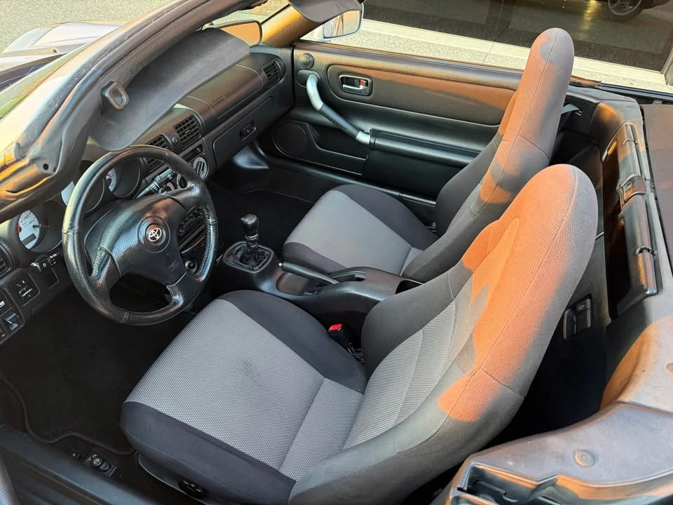 2001 Toyota MR2 Spyder/MR-S - Image 17 of 20