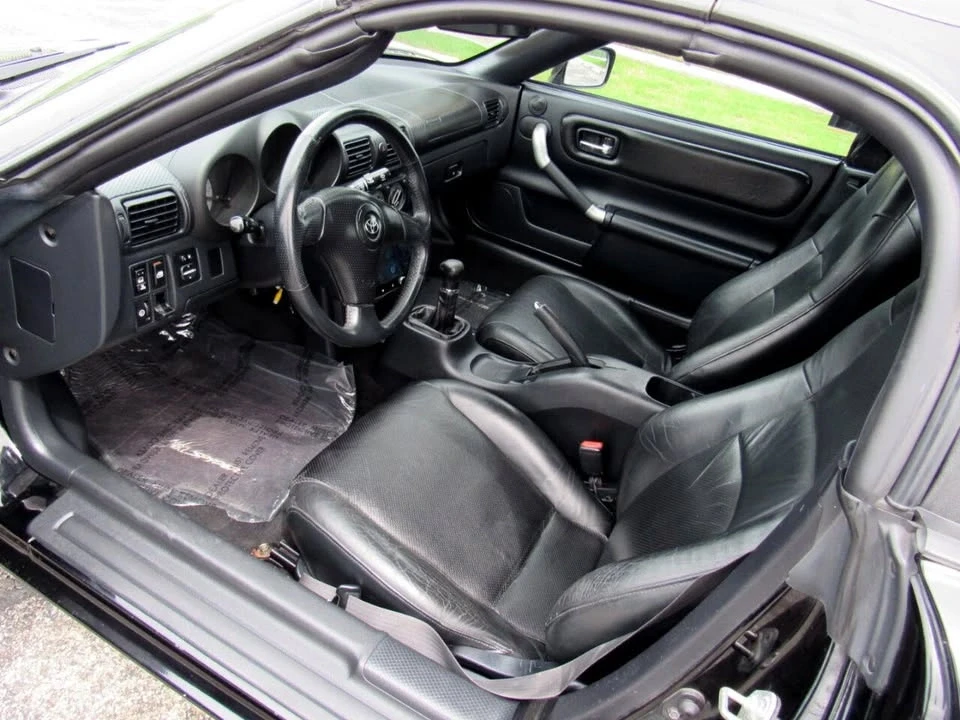 2001 Toyota MR2 Spyder/MR-S - Image 16 of 19