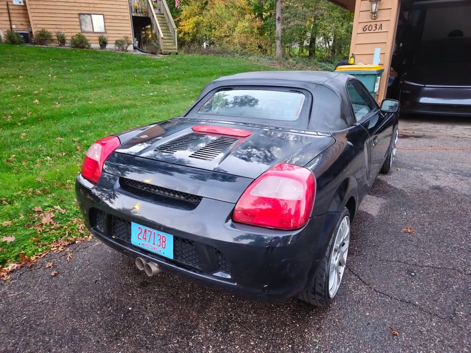 2001 Toyota MR2 Spyder/MR-S - Image 2 of 10