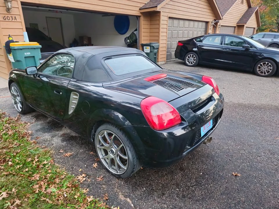 2001 Toyota MR2 Spyder/MR-S - Image 5 of 10