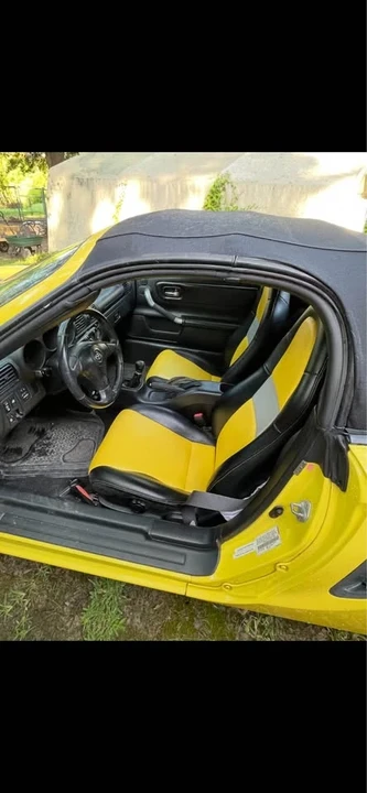 2001 Toyota MR2 Spyder/MR-S - Image 2 of 2
