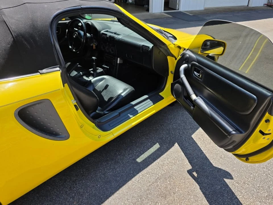 2001 Toyota MR2 Spyder/MR-S - Image 13 of 20