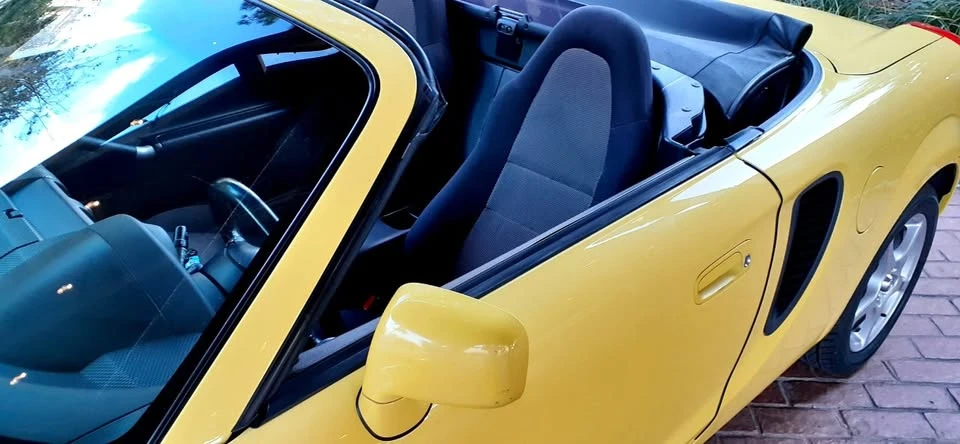 2001 Toyota MR2 Spyder/MR-S - Image 19 of 20