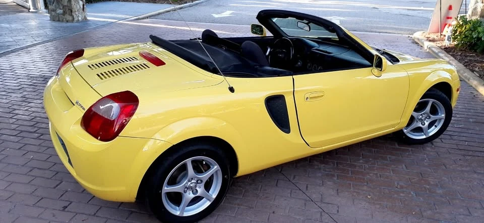 2001 Toyota MR2 Spyder/MR-S - Image 10 of 20
