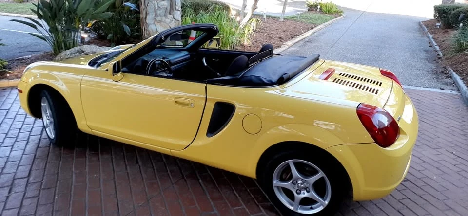 2001 Toyota MR2 Spyder/MR-S - Image 15 of 20