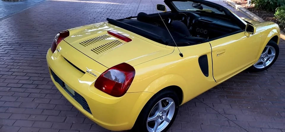 2001 Toyota MR2 Spyder/MR-S - Image 11 of 20