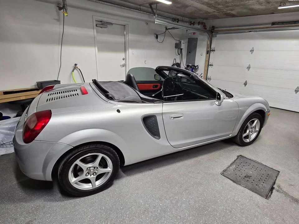 2001 Toyota MR2 Spyder/MR-S - Image 5 of 10