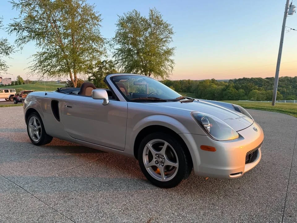 2001 Toyota MR2 Spyder/MR-S - Image 4 of 18