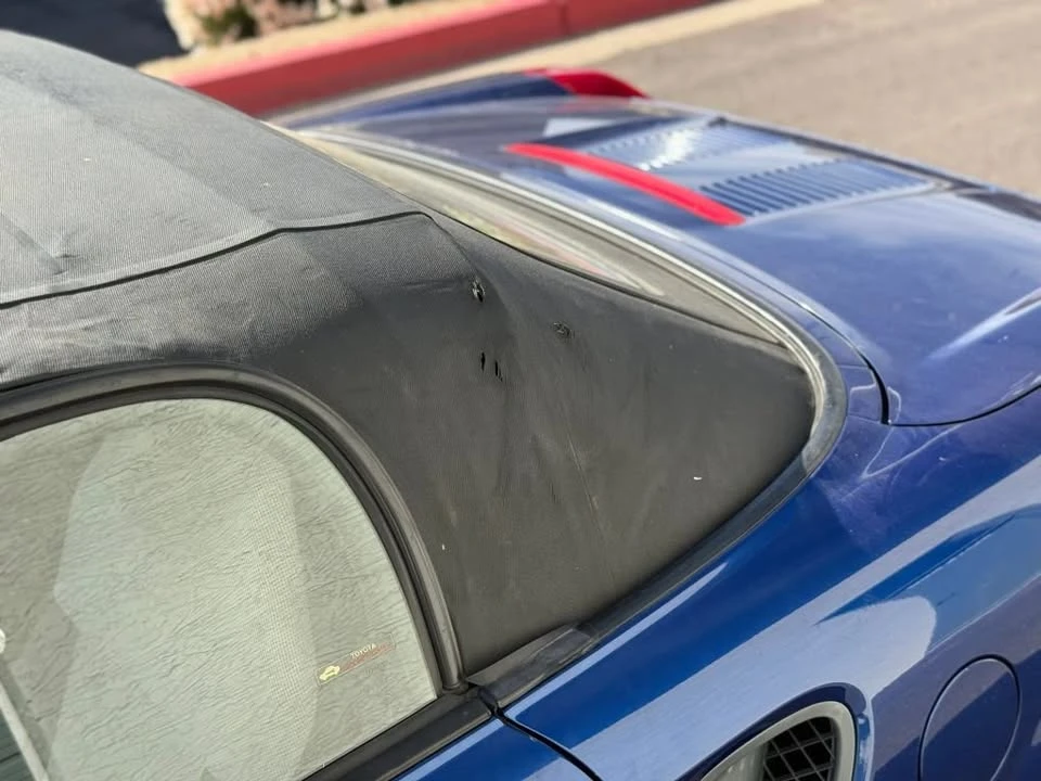 2001 Toyota MR2 Spyder/MR-S - Image 16 of 17