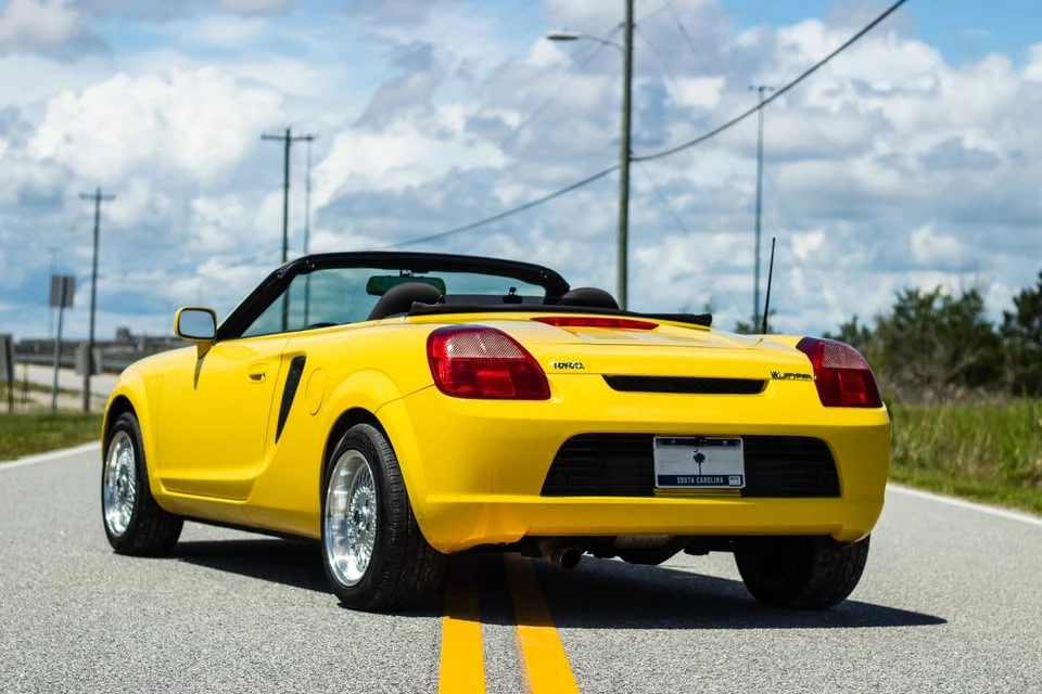 2001 Toyota MR2 Spyder/MR-S - Image 2 of 8