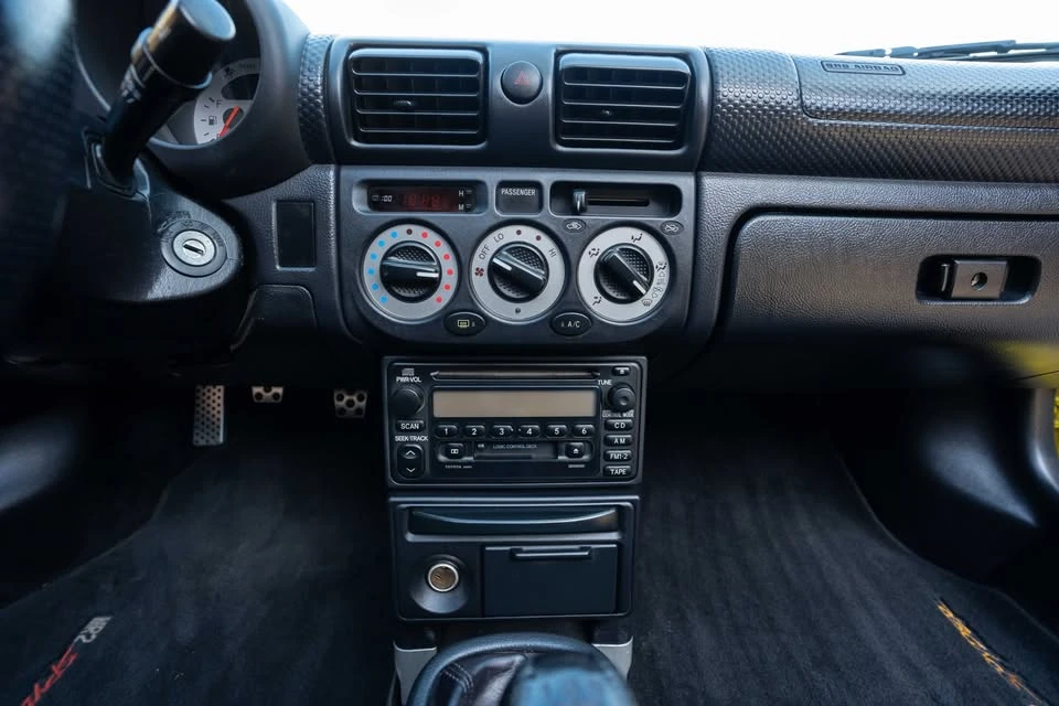 2001 Toyota MR2 Spyder/MR-S - Image 17 of 20