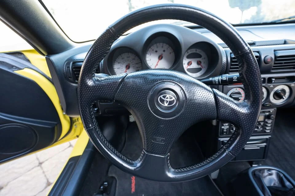 2001 Toyota MR2 Spyder/MR-S - Image 16 of 20