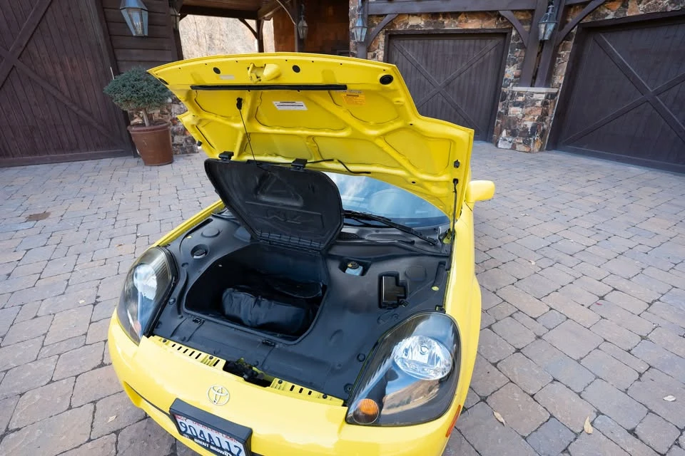 2001 Toyota MR2 Spyder/MR-S - Image 12 of 20