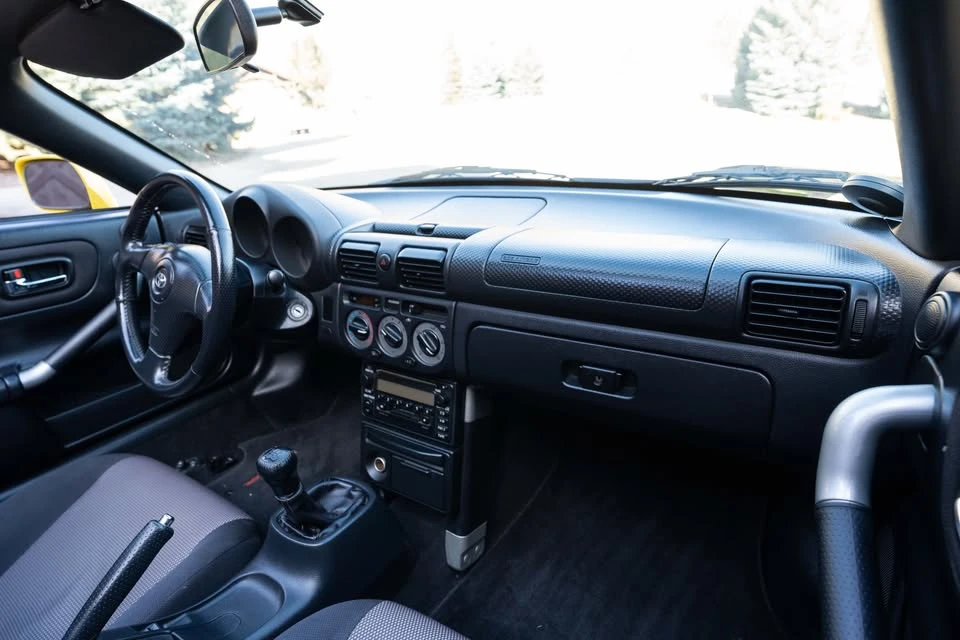 2001 Toyota MR2 Spyder/MR-S - Image 18 of 20