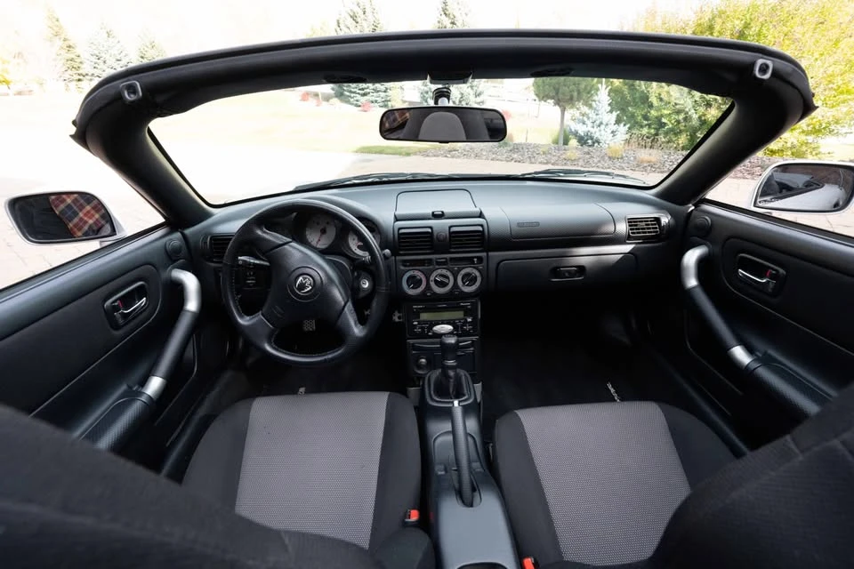 2001 Toyota MR2 Spyder/MR-S - Image 17 of 20