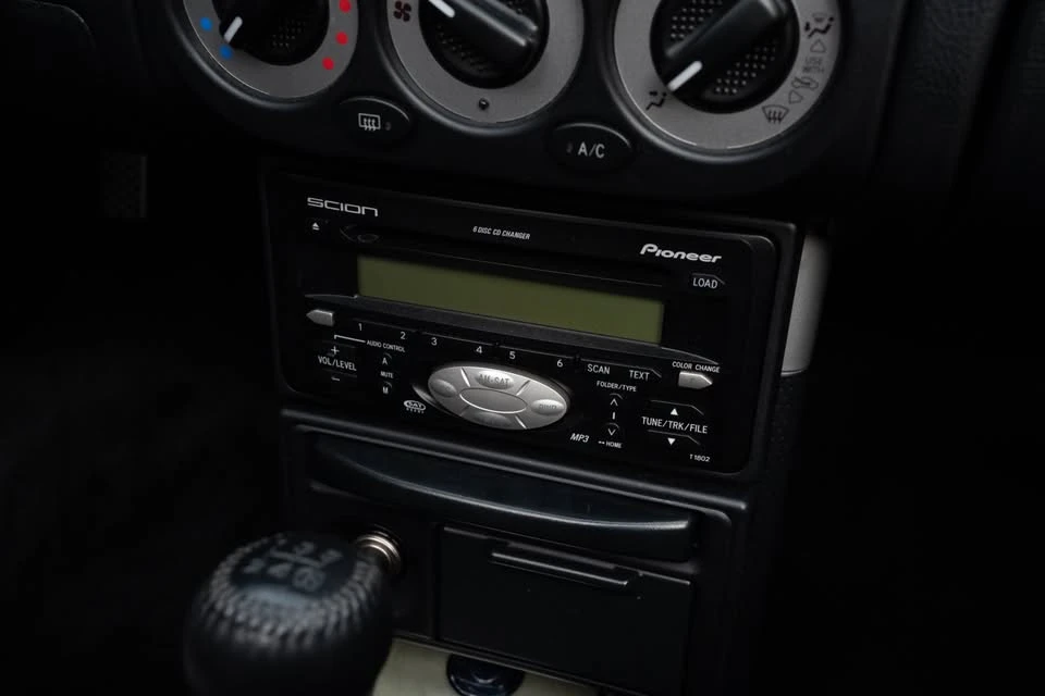 2001 Toyota MR2 Spyder/MR-S - Image 19 of 20