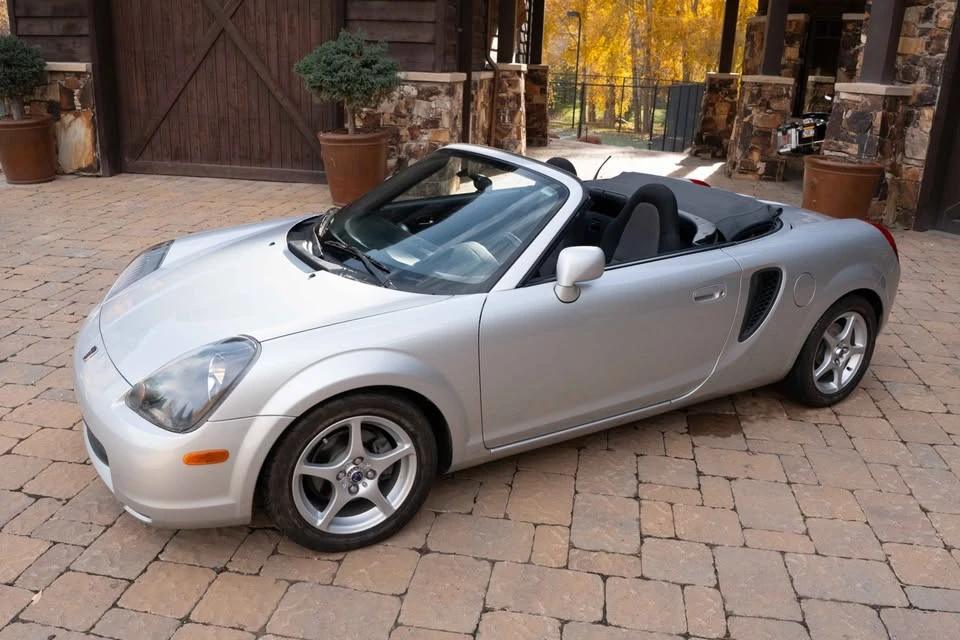 2001 Toyota MR2 Spyder/MR-S - Image 15 of 20