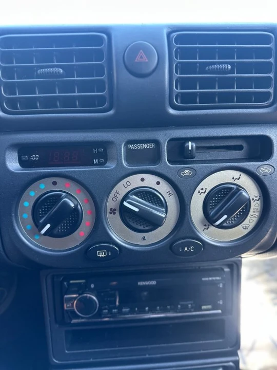 2001 Toyota MR2 Spyder/MR-S - Image 8 of 11