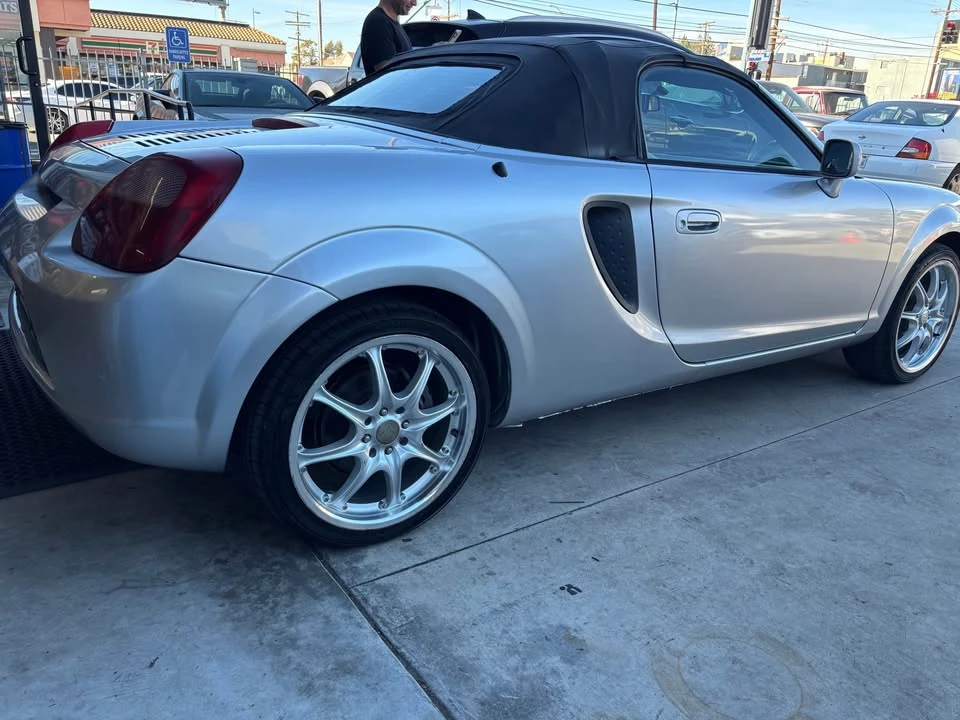 2001 Toyota MR2 Spyder/MR-S - Image 9 of 18