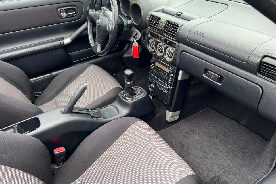 2001 Toyota MR2 Spyder/MR-S - Image 8 of 15