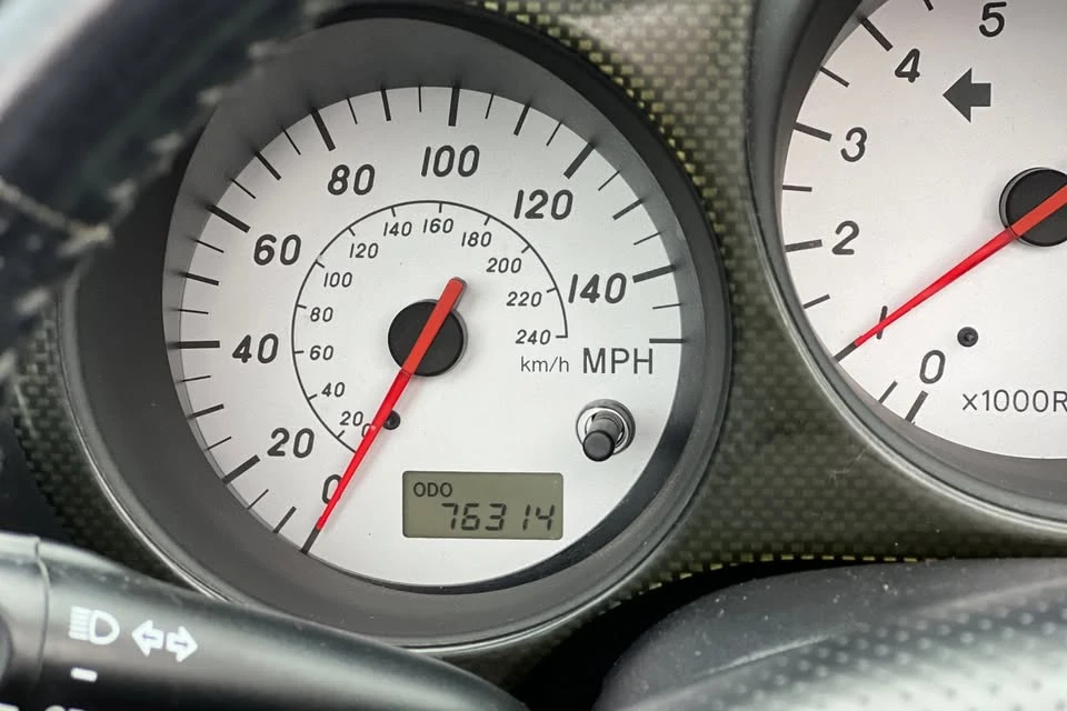 2001 Toyota MR2 Spyder/MR-S - Image 14 of 15