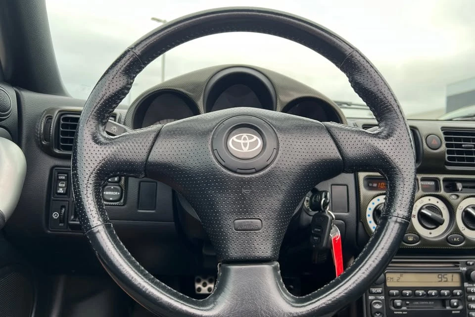 2001 Toyota MR2 Spyder/MR-S - Image 12 of 15