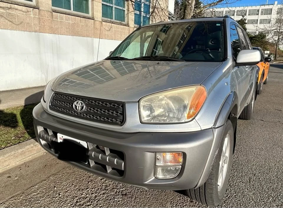 2001 Toyota RAV4 2nd Gen - Image 6 of 17