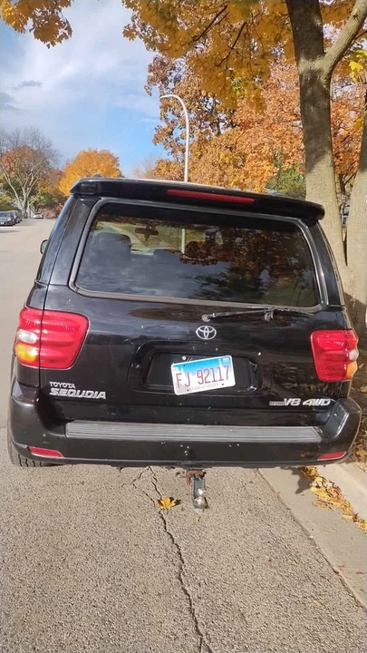 2001 Toyota Sequoia 1st Gen - Image 2 of 6